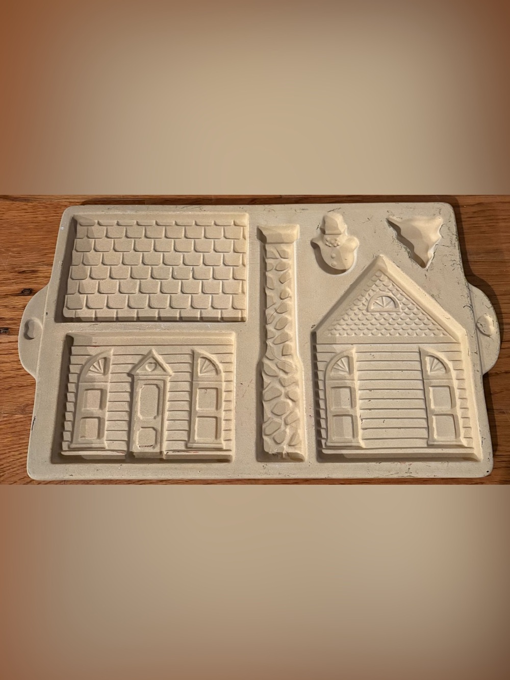 Pampered Chef Stoneware Gingerbread House Mold, NWOB